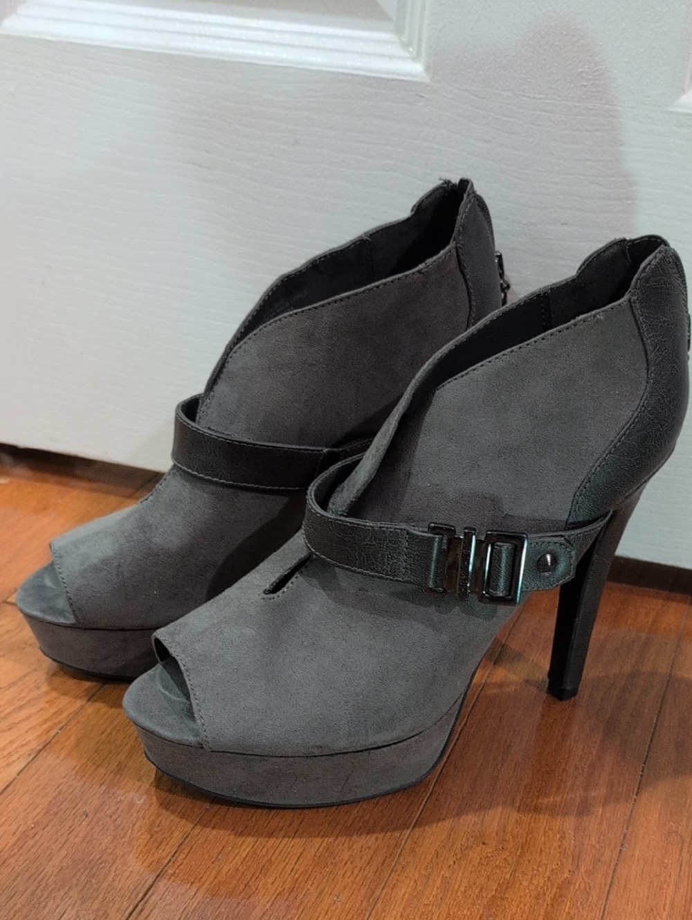 Guess Heels